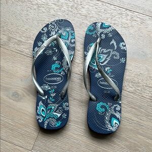 Havaianas Navy and Silver Paisley Flip Flops